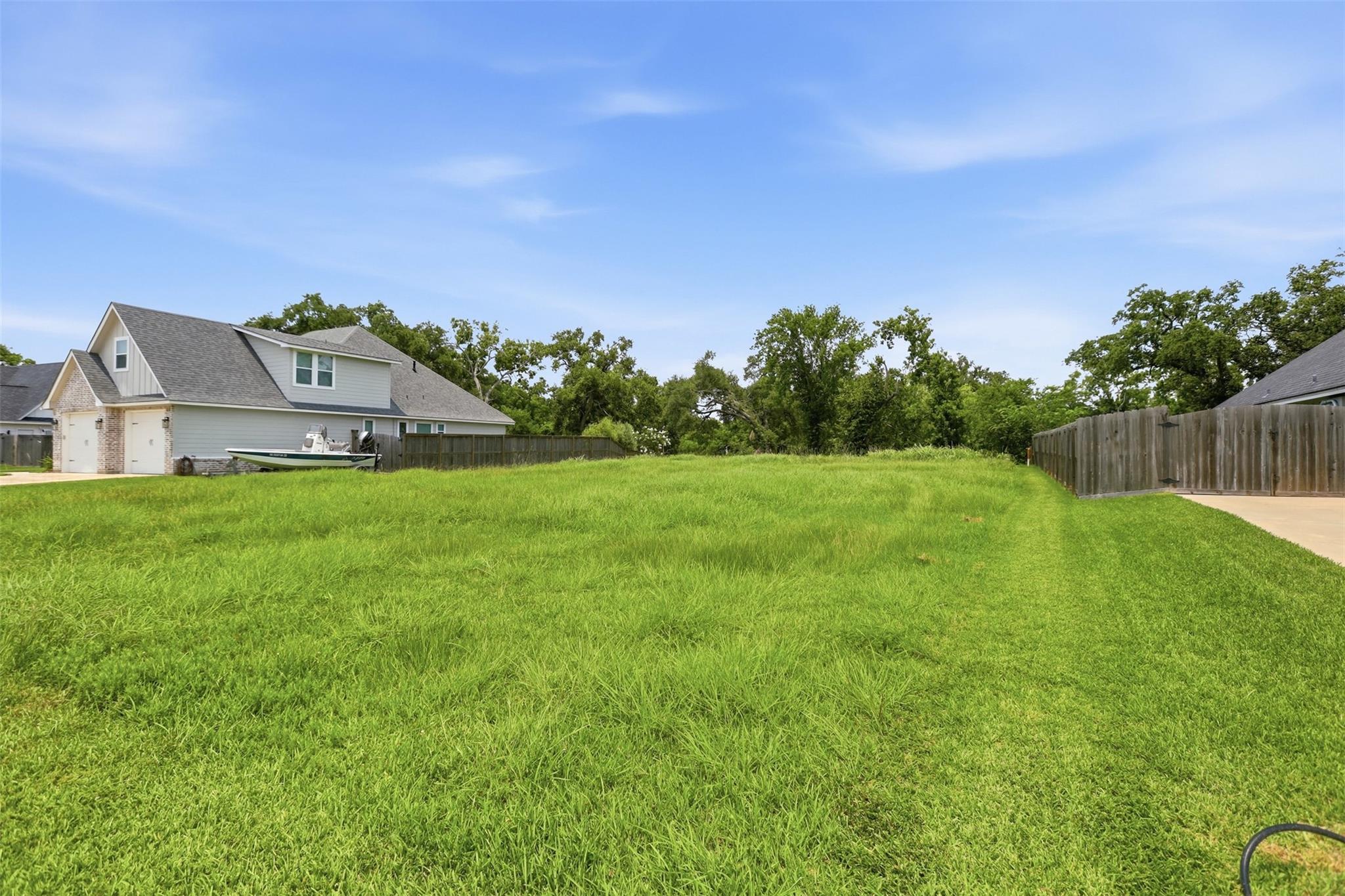 208 Creekside Lane