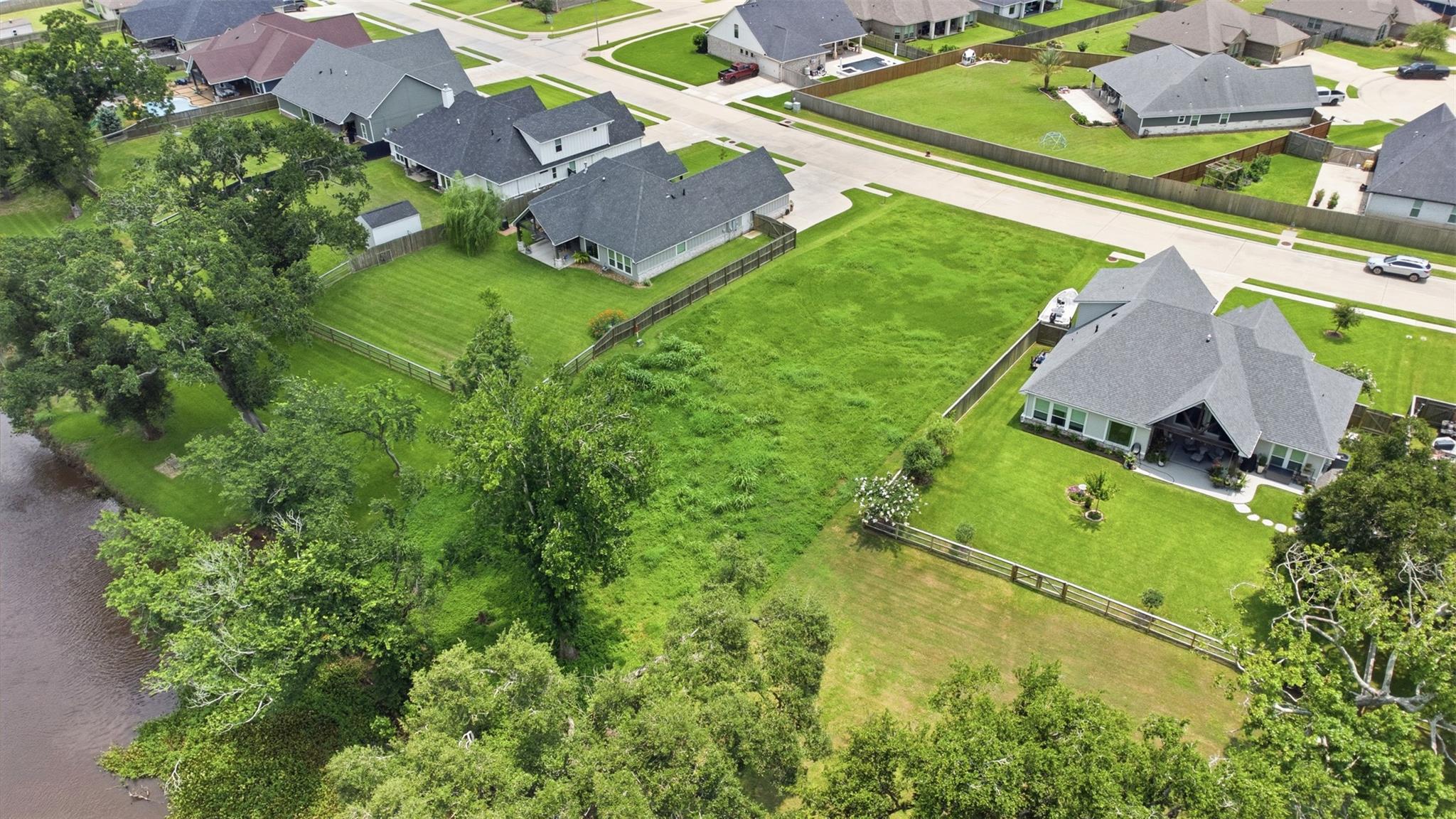 208 Creekside Lane