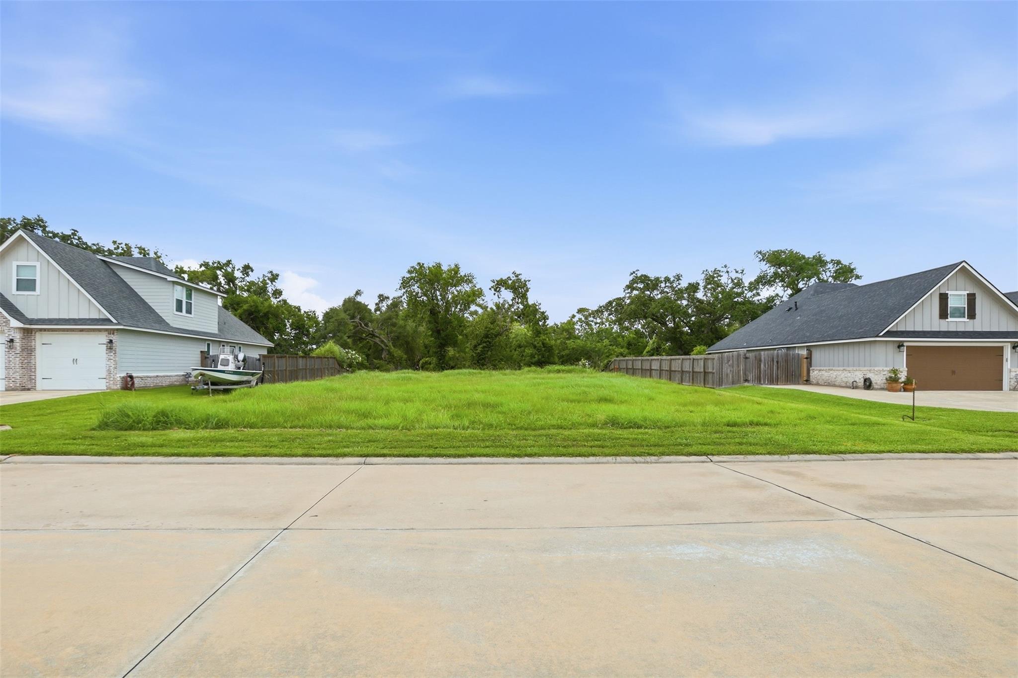 208 Creekside Lane