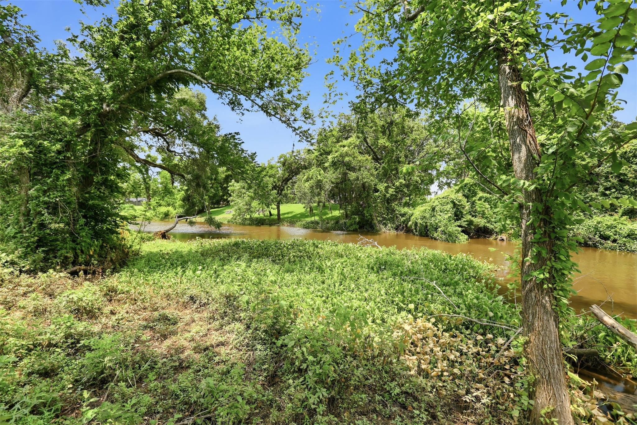 208 Creekside Lane