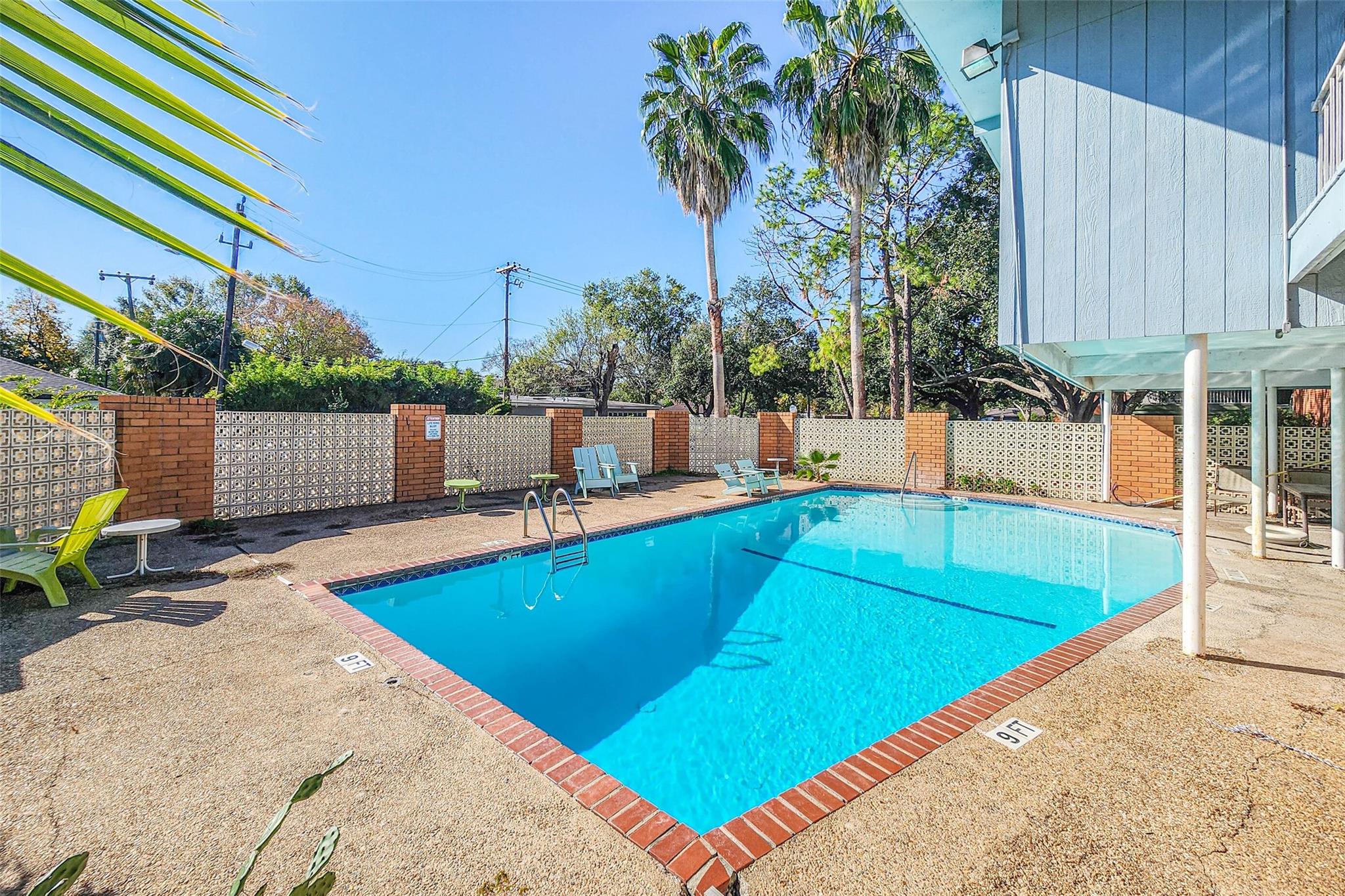 5542 Holly Street # 209