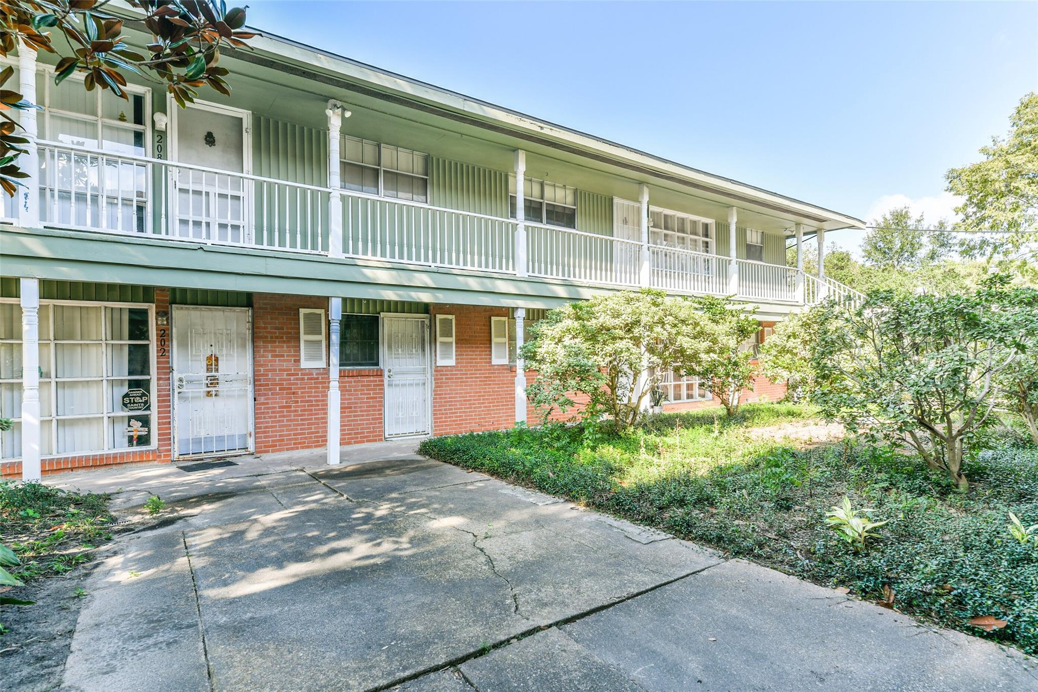 5542 Holly Street # 209