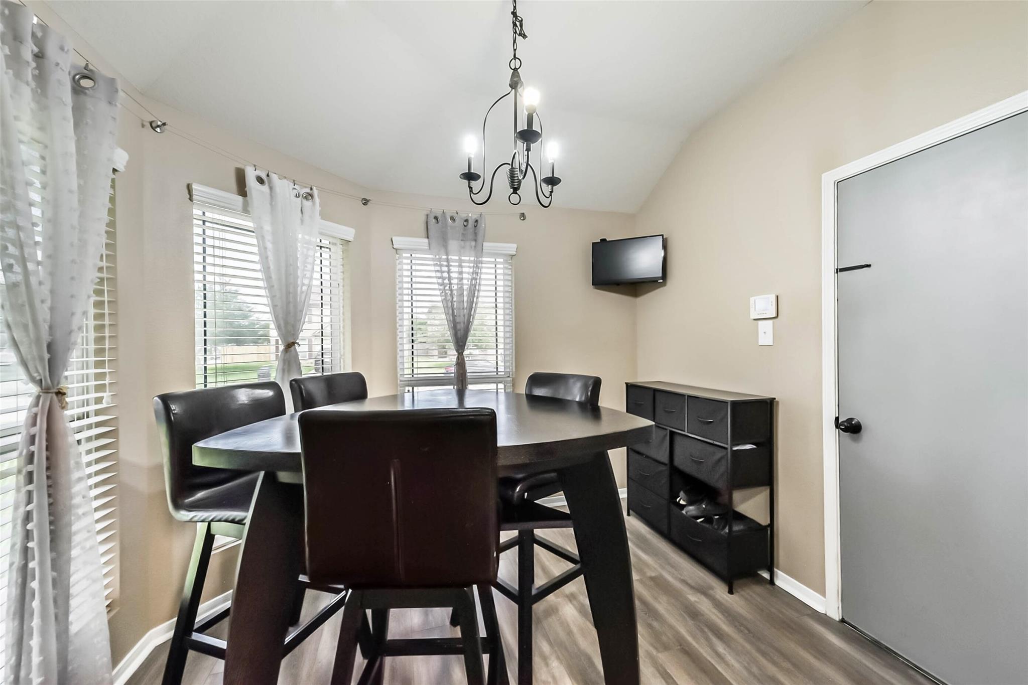 5435 Ginseng Drive