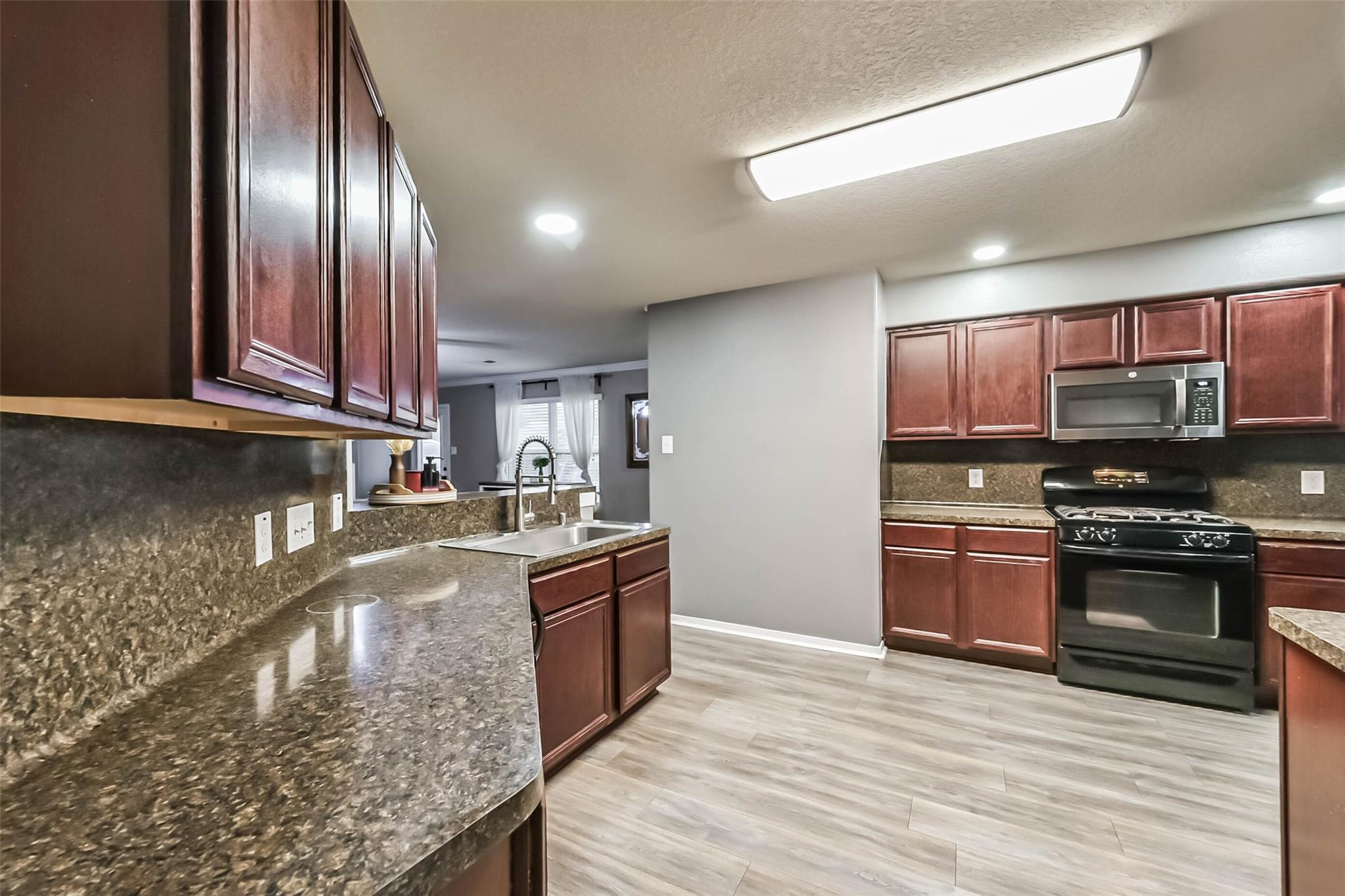 5435 Ginseng Drive