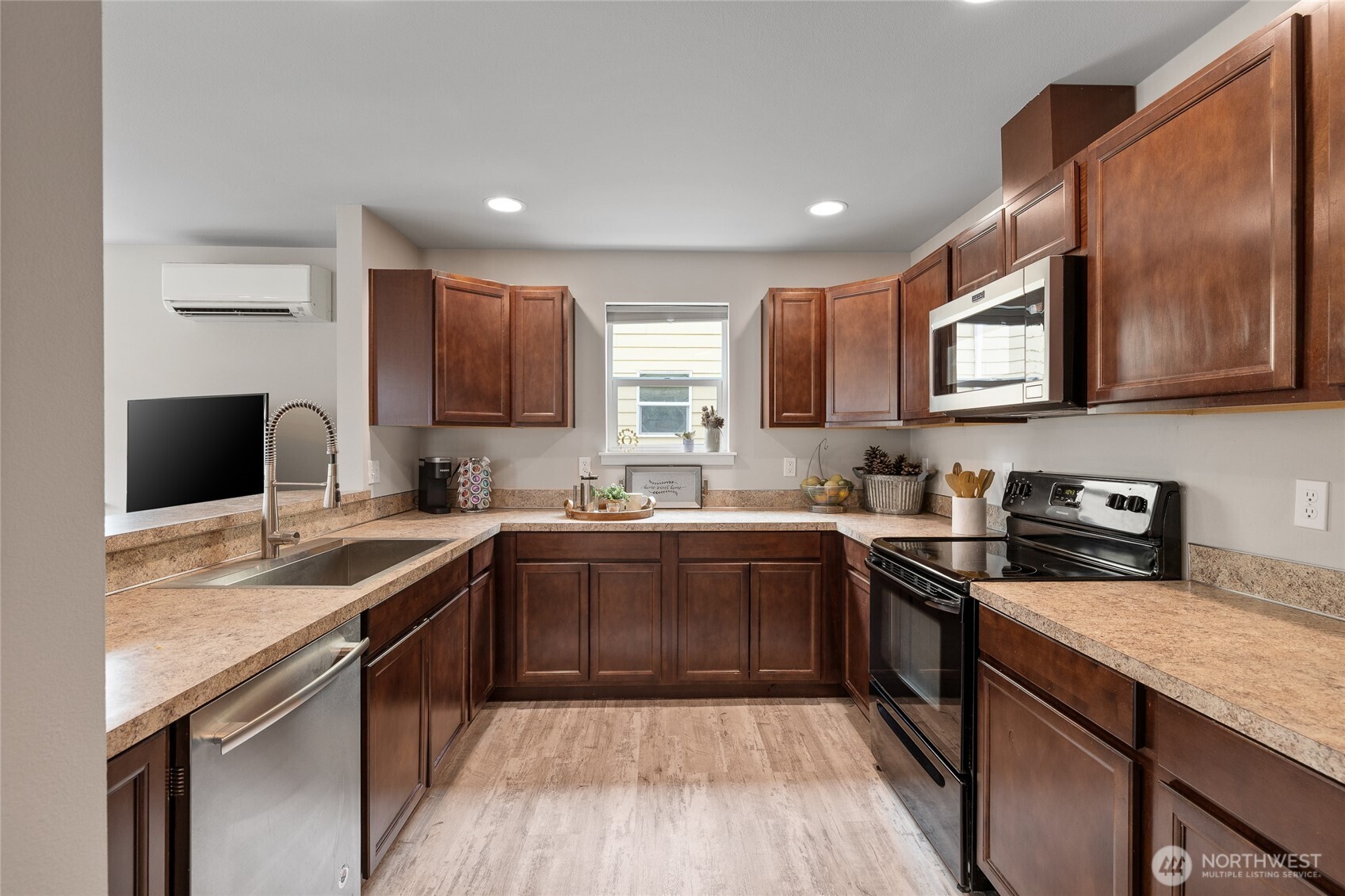 1017 W Main Street Unit: C102