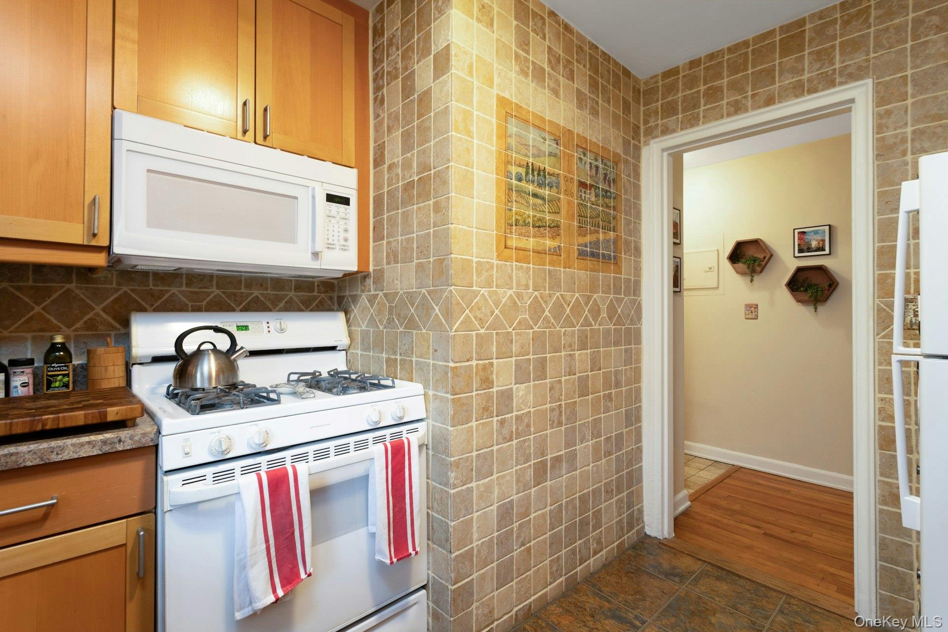 330 S Broadway Unit: B2