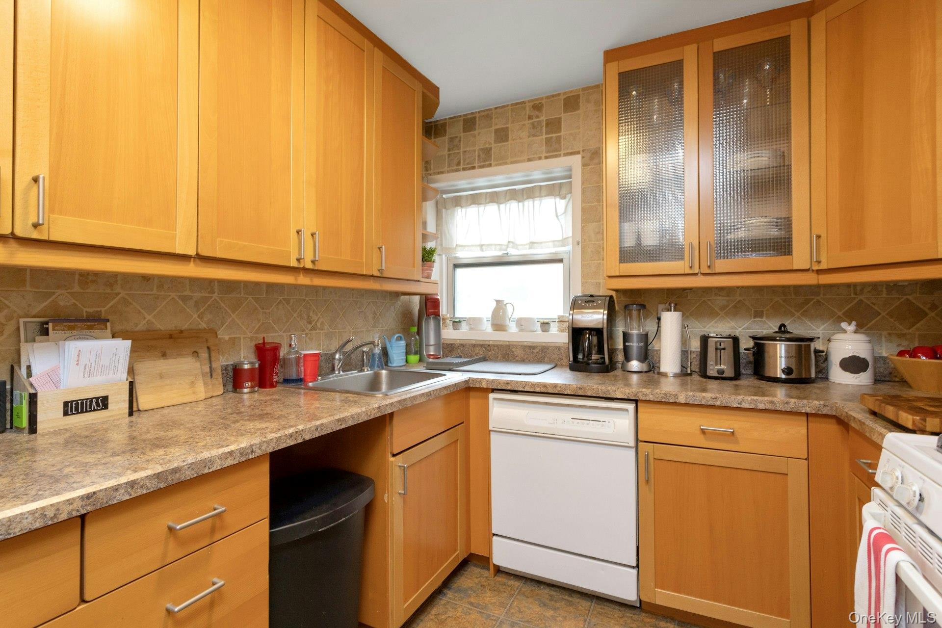 330 S Broadway Unit: B2