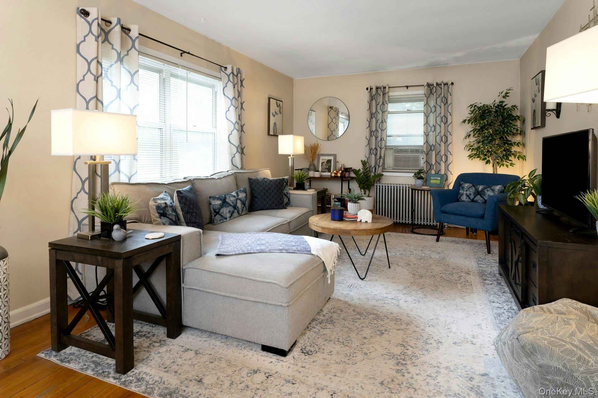 330 S Broadway Unit: B2