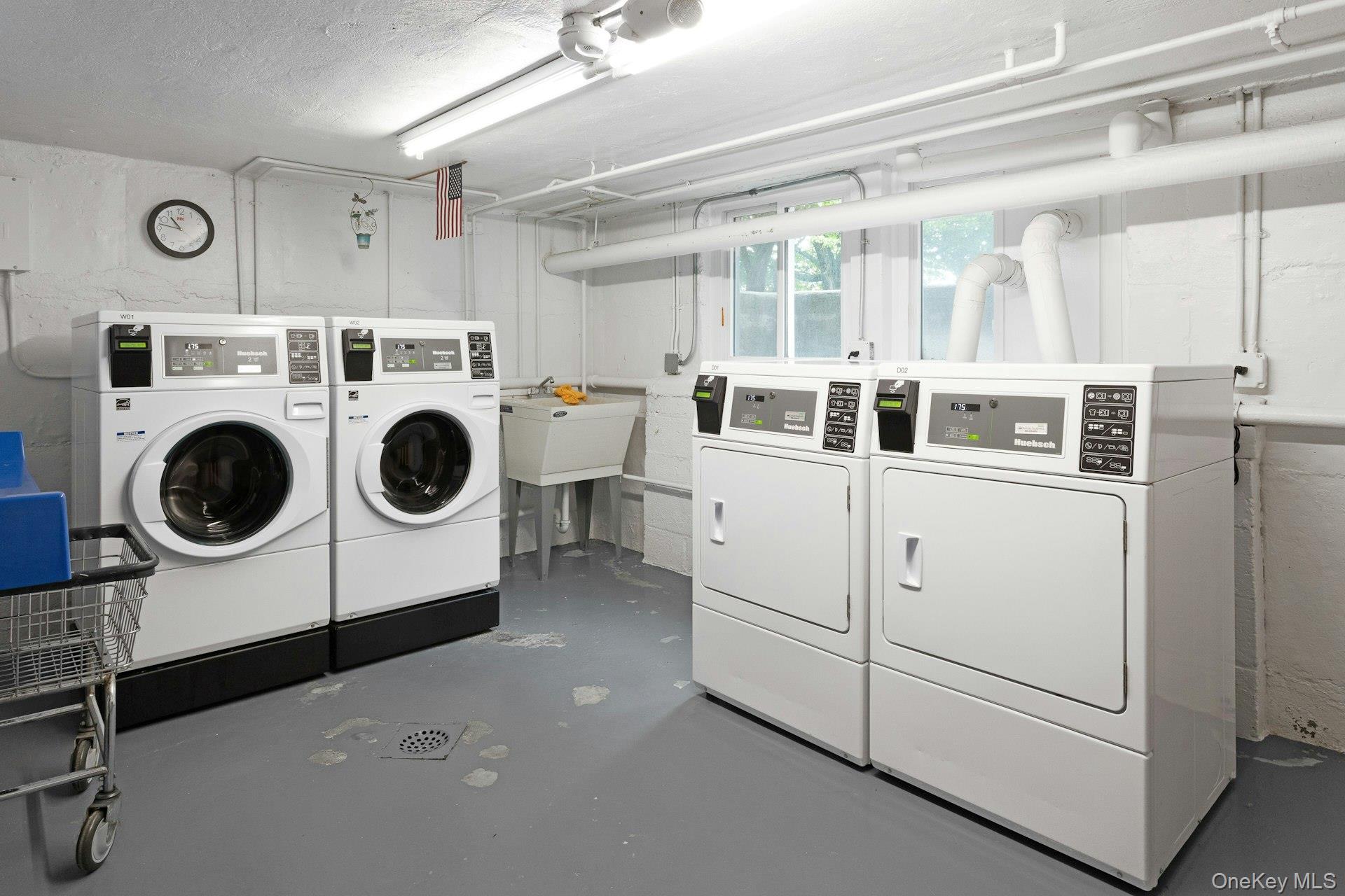 330 S Broadway Unit: B2
