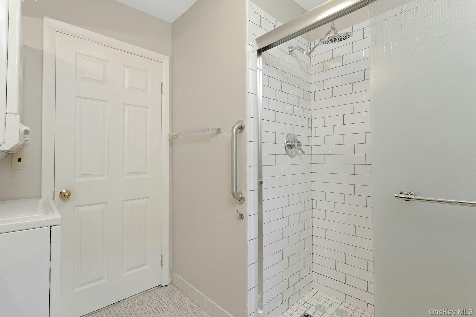 34 B Warwick Place Unit: B