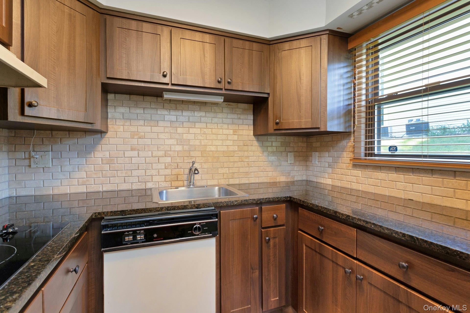 34 B Warwick Place Unit: B