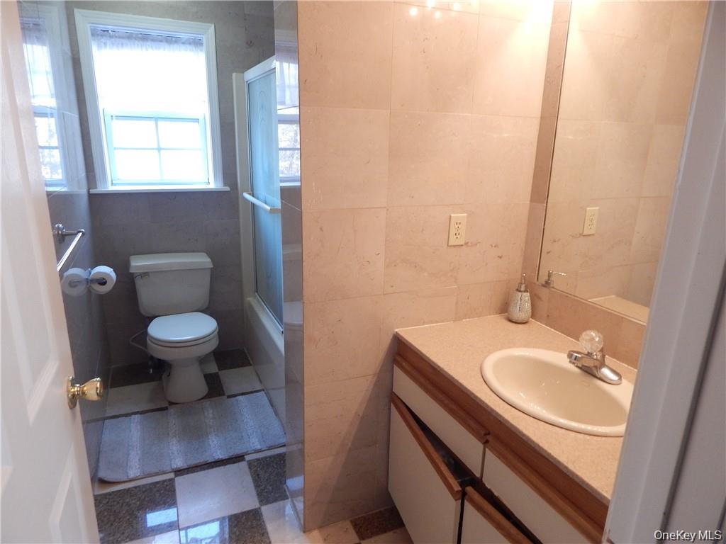 402 Watch Hill Drive Unit: 402