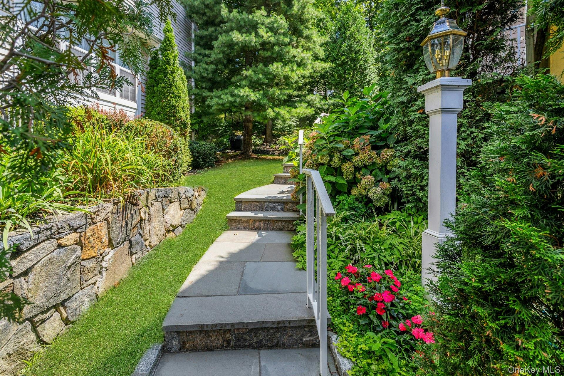 19 Pondview Lane Unit: 19