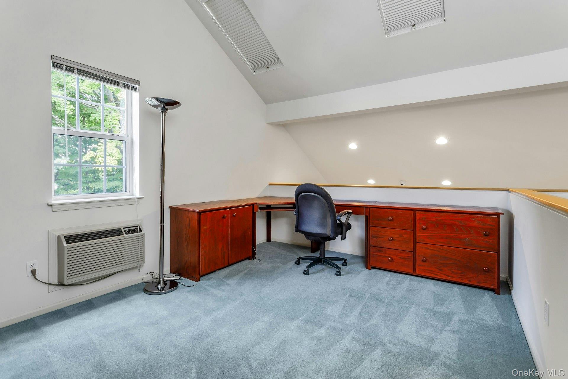 19 Pondview Lane Unit: 19
