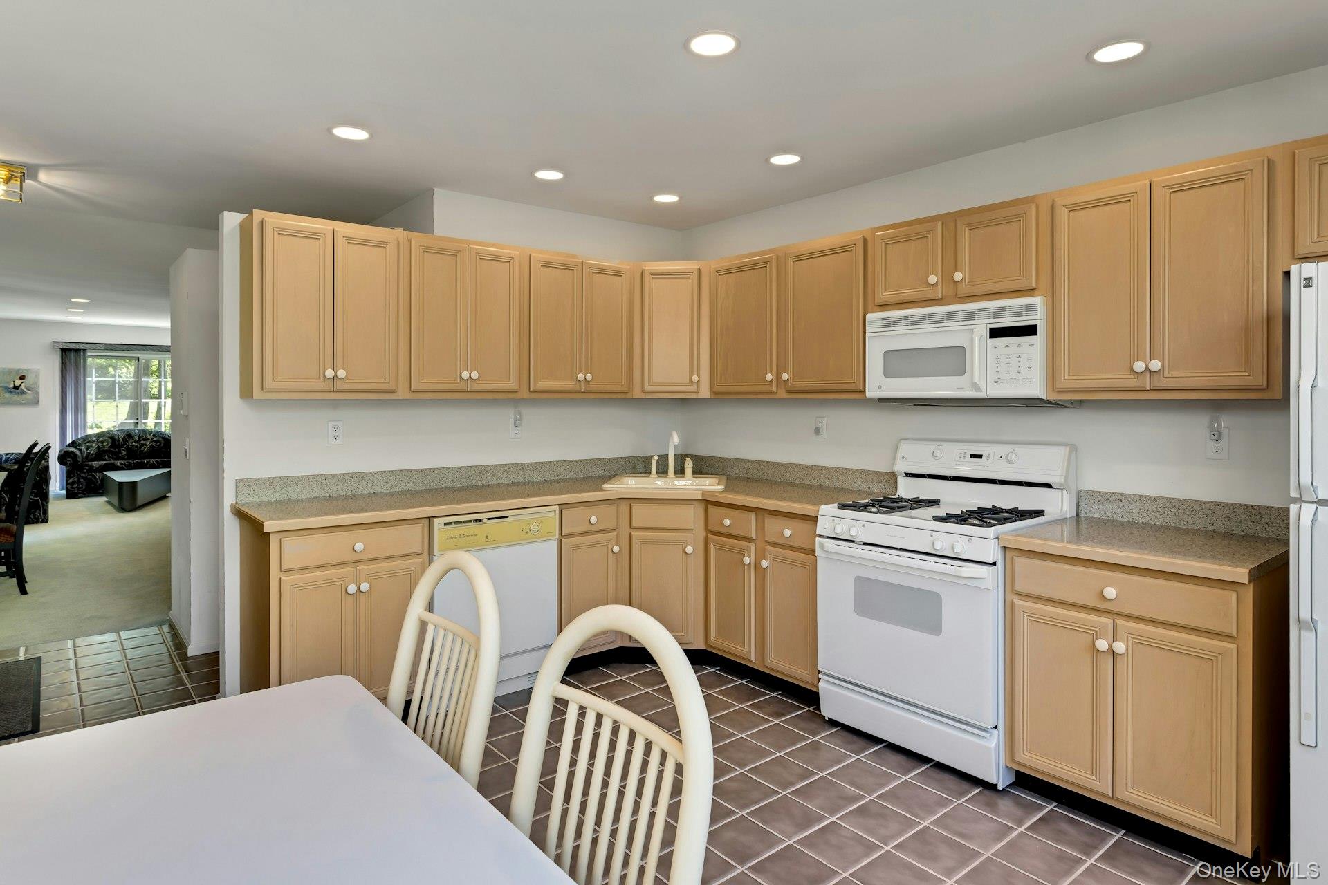 19 Pondview Lane Unit: 19