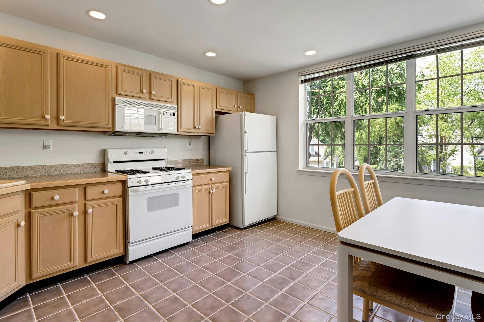 19 Pondview Lane Unit: 19