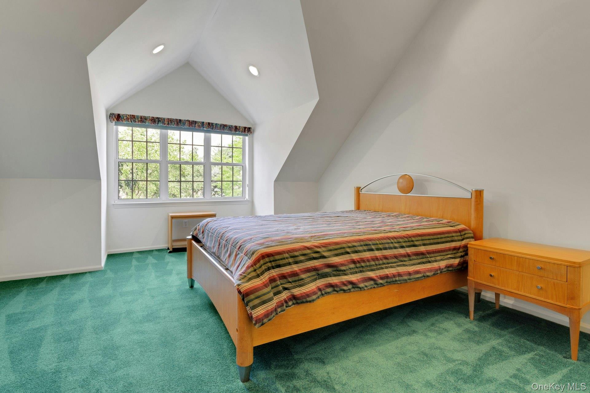 19 Pondview Lane Unit: 19