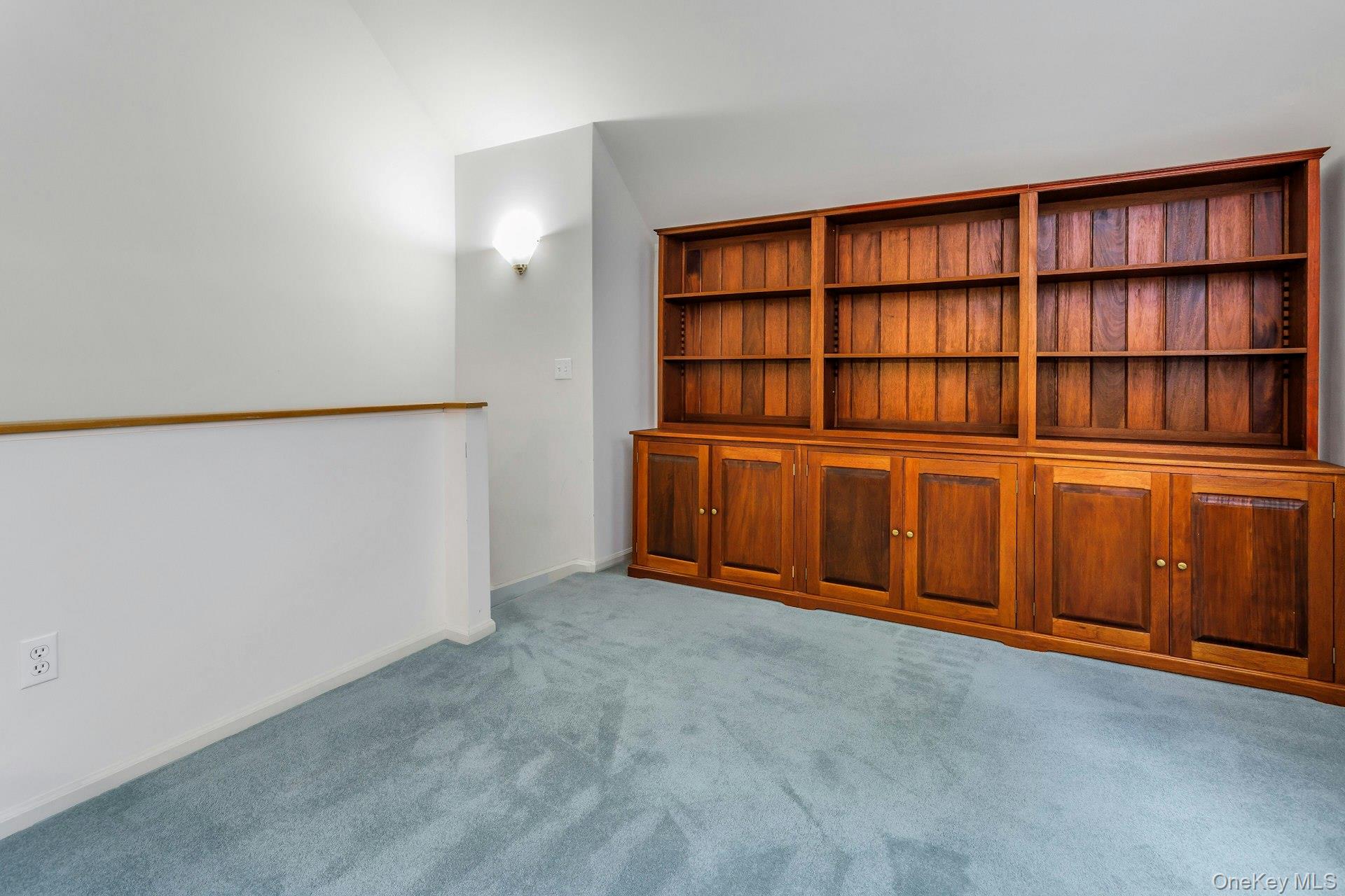 19 Pondview Lane Unit: 19