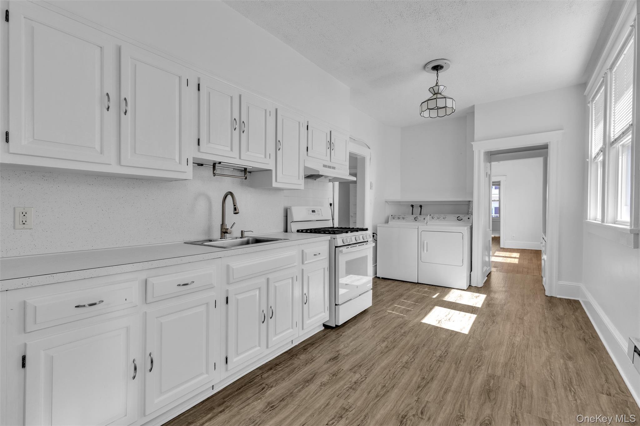 28 W Elizabeth Street Unit: 2