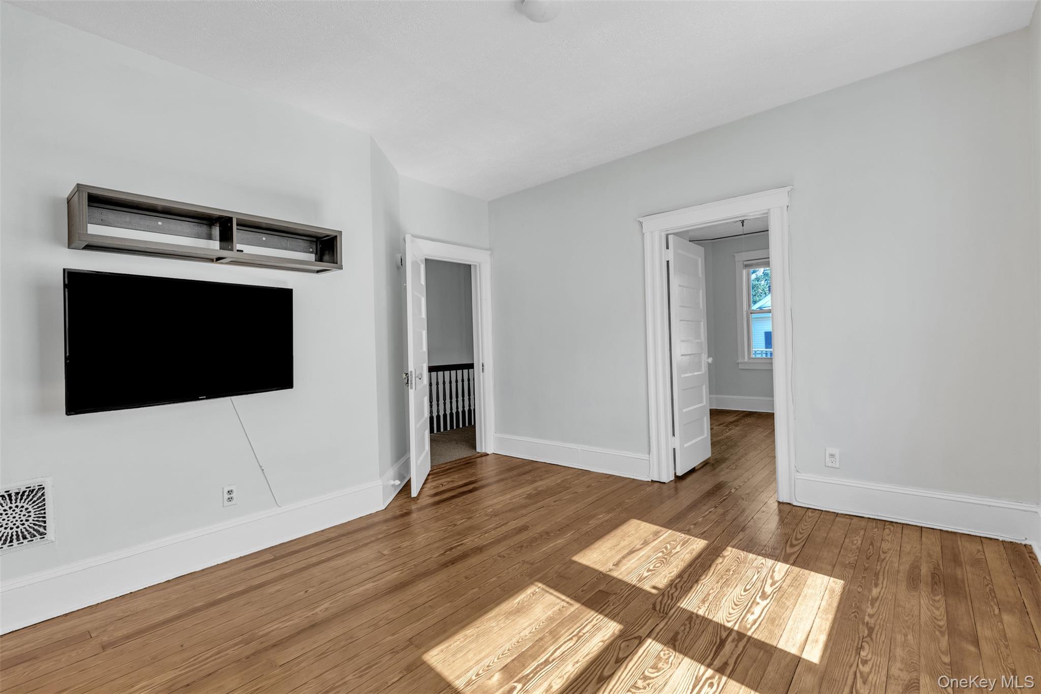 28 W Elizabeth Street Unit: 2
