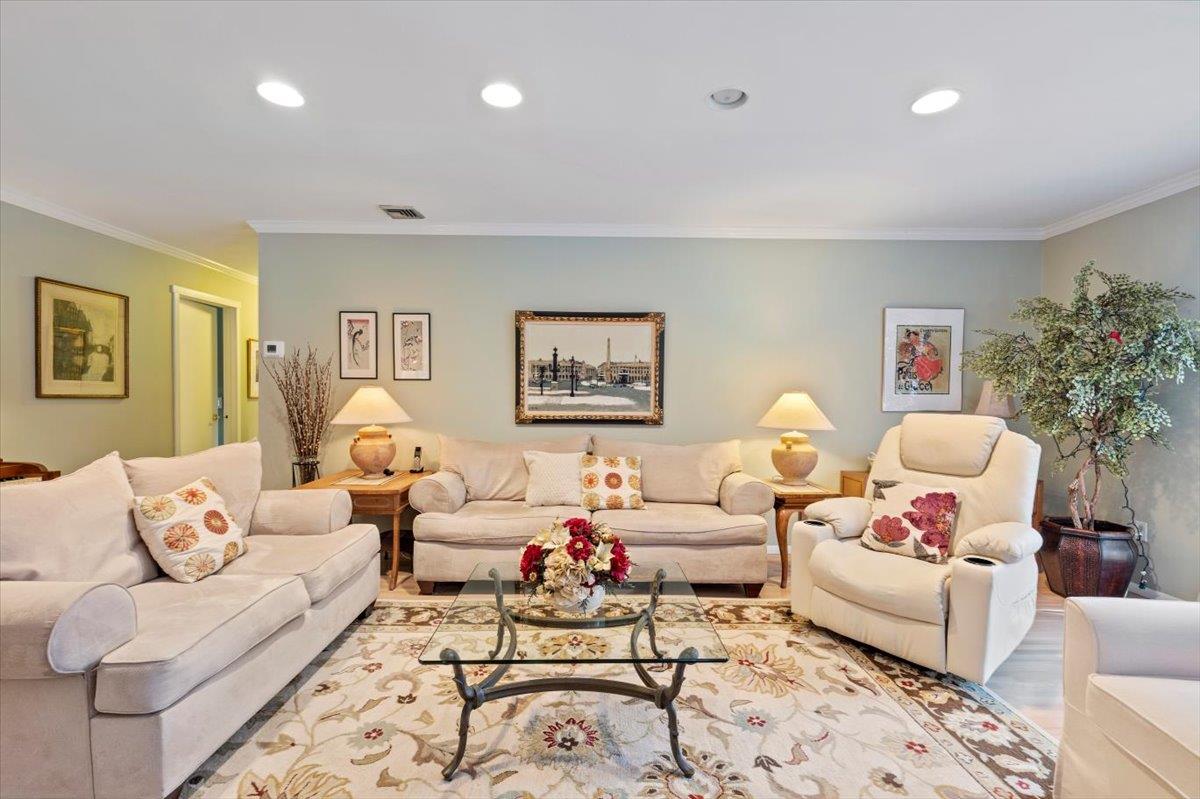 245 Martling Avenue Unit: 245