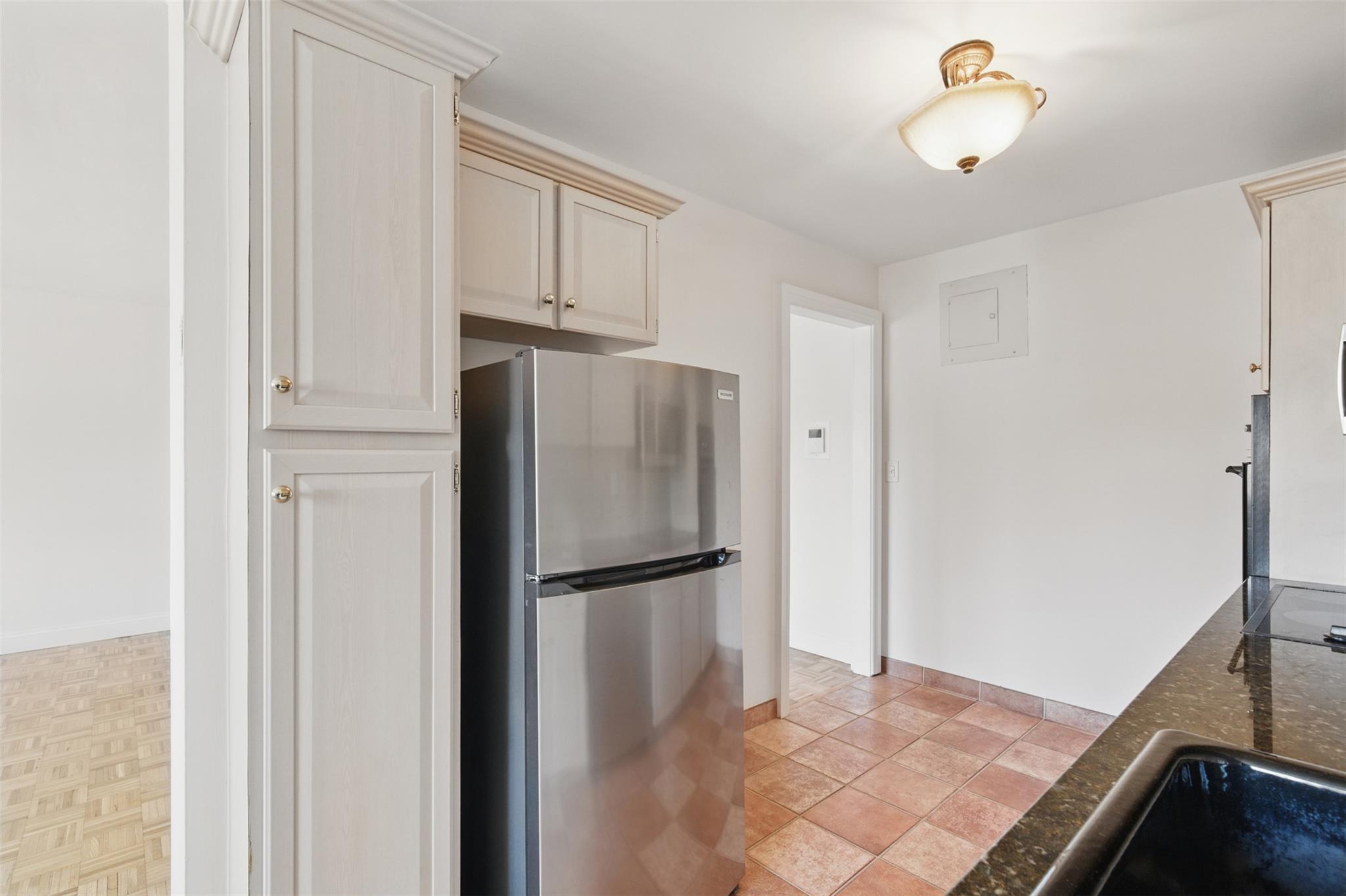 414 Benedict Avenue Unit: 5A