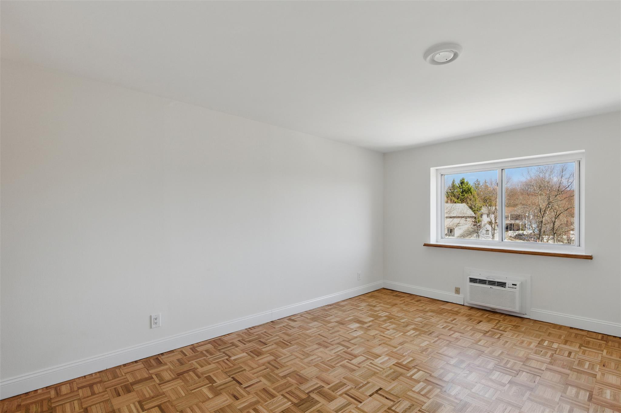 414 Benedict Avenue Unit: 5A