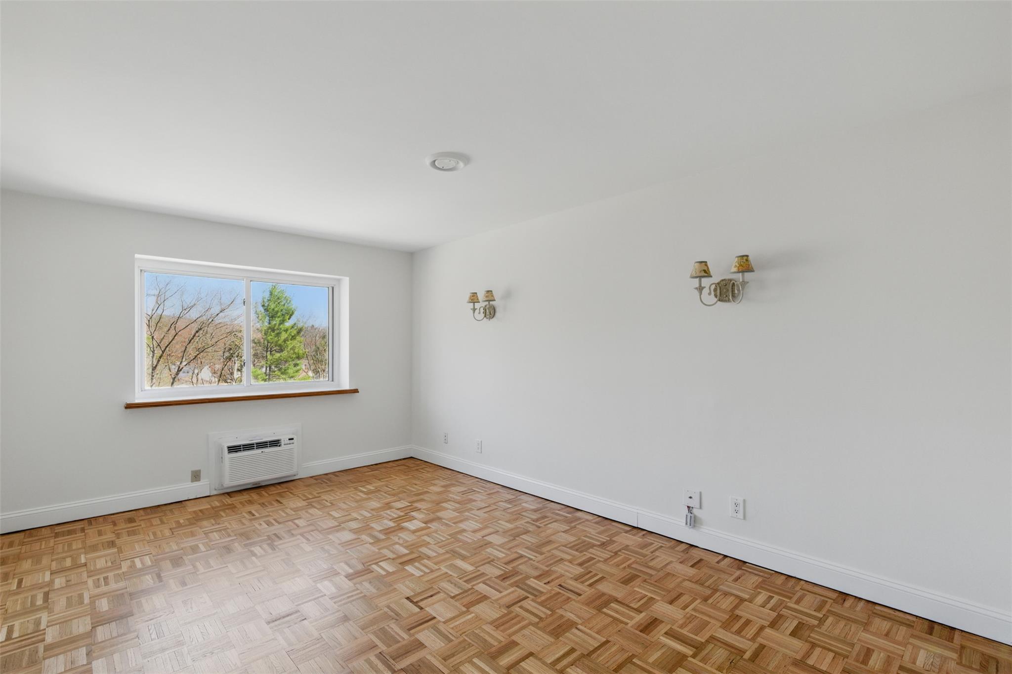 414 Benedict Avenue Unit: 5A