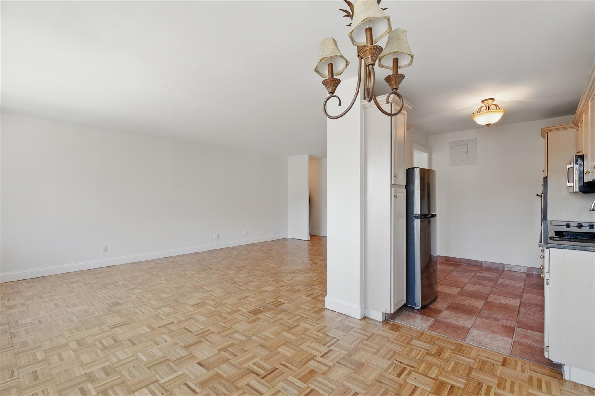 414 Benedict Avenue Unit: 5A