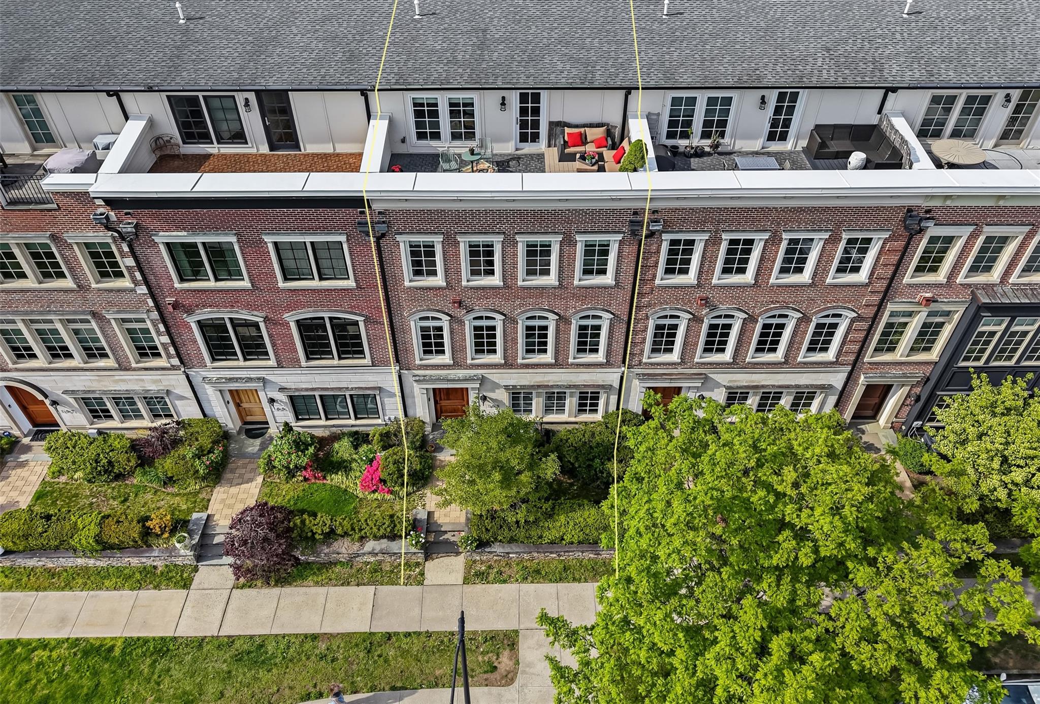 153 W Main Street