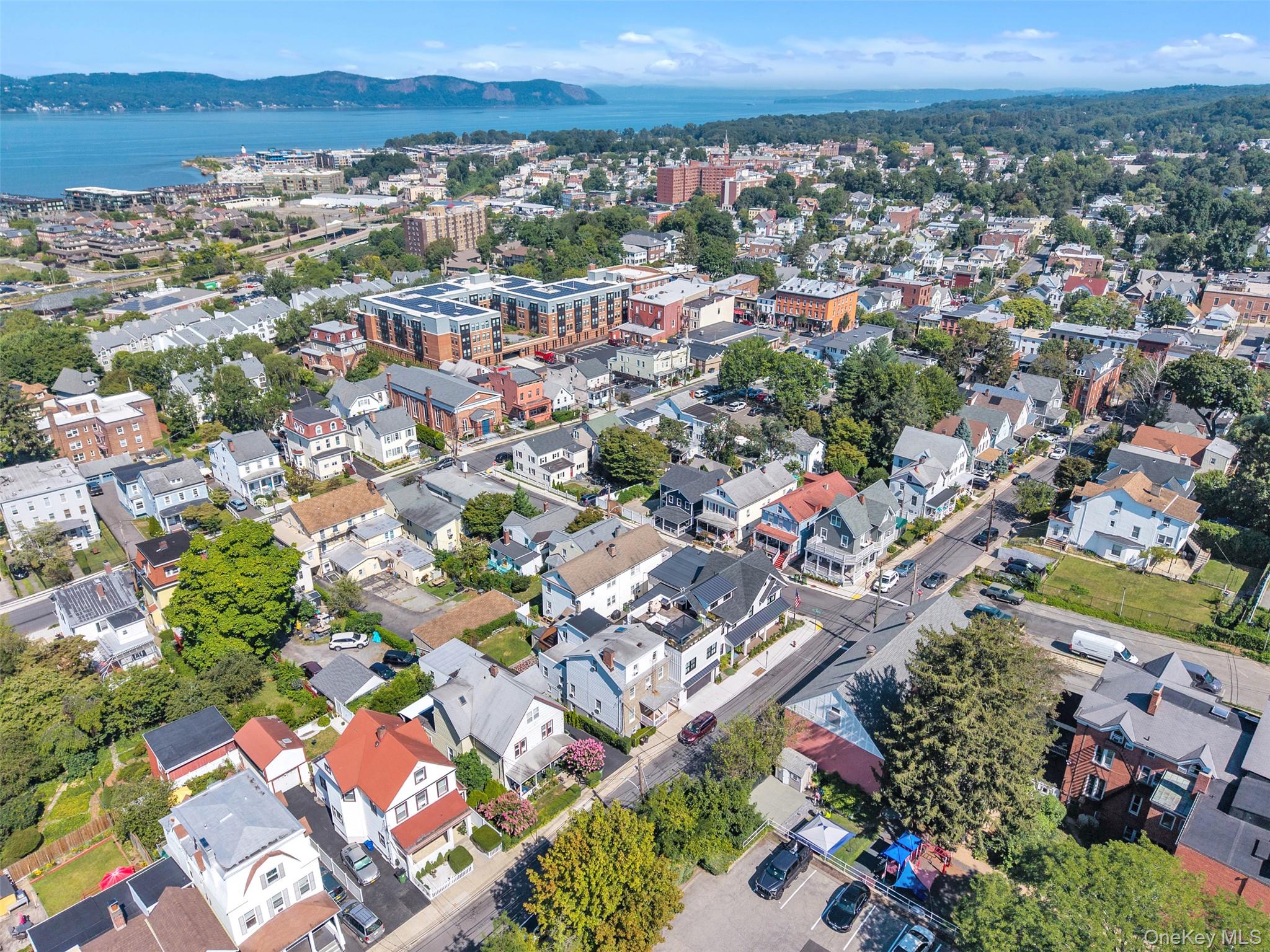 28 W Elizabeth Street Unit: 2