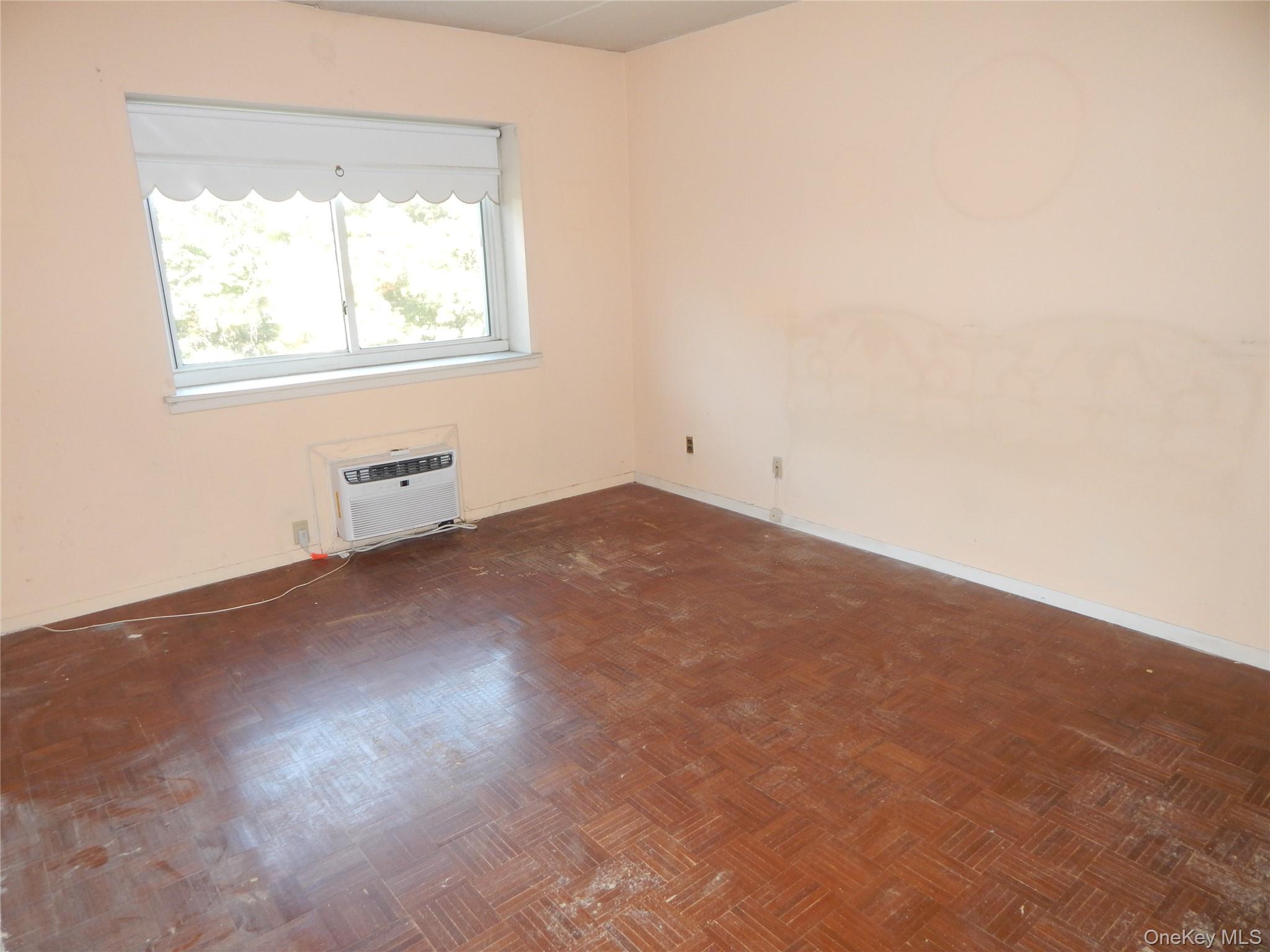 412 Benedict Avenue Unit: 5H