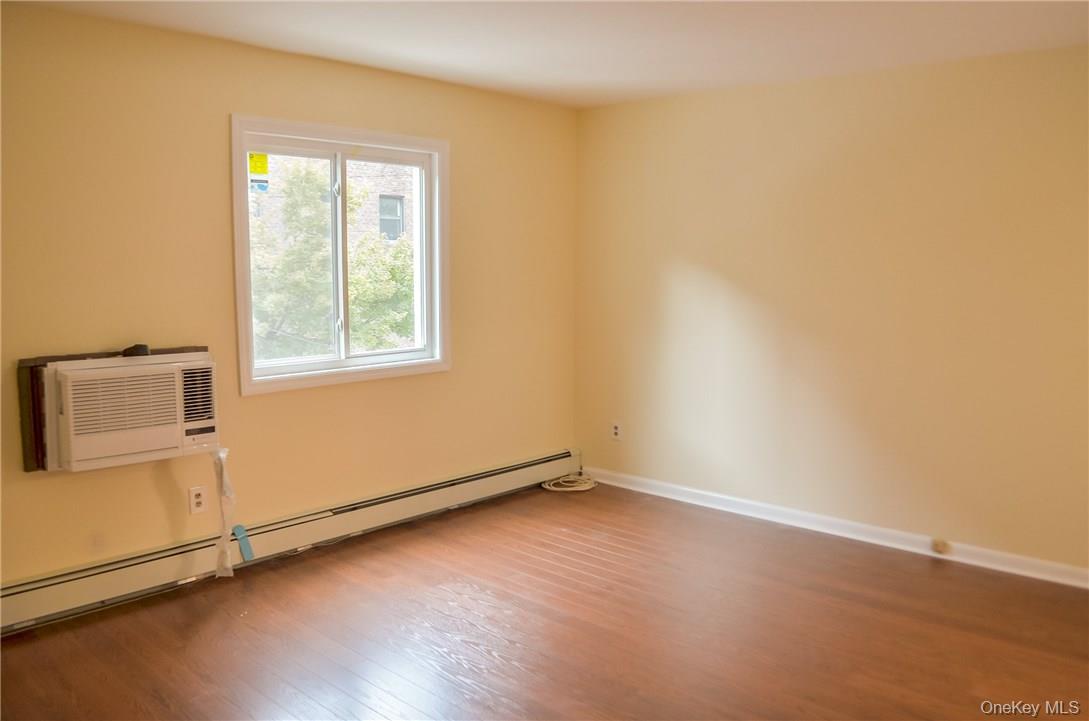 11 Elm Street Unit: 2nd Floor