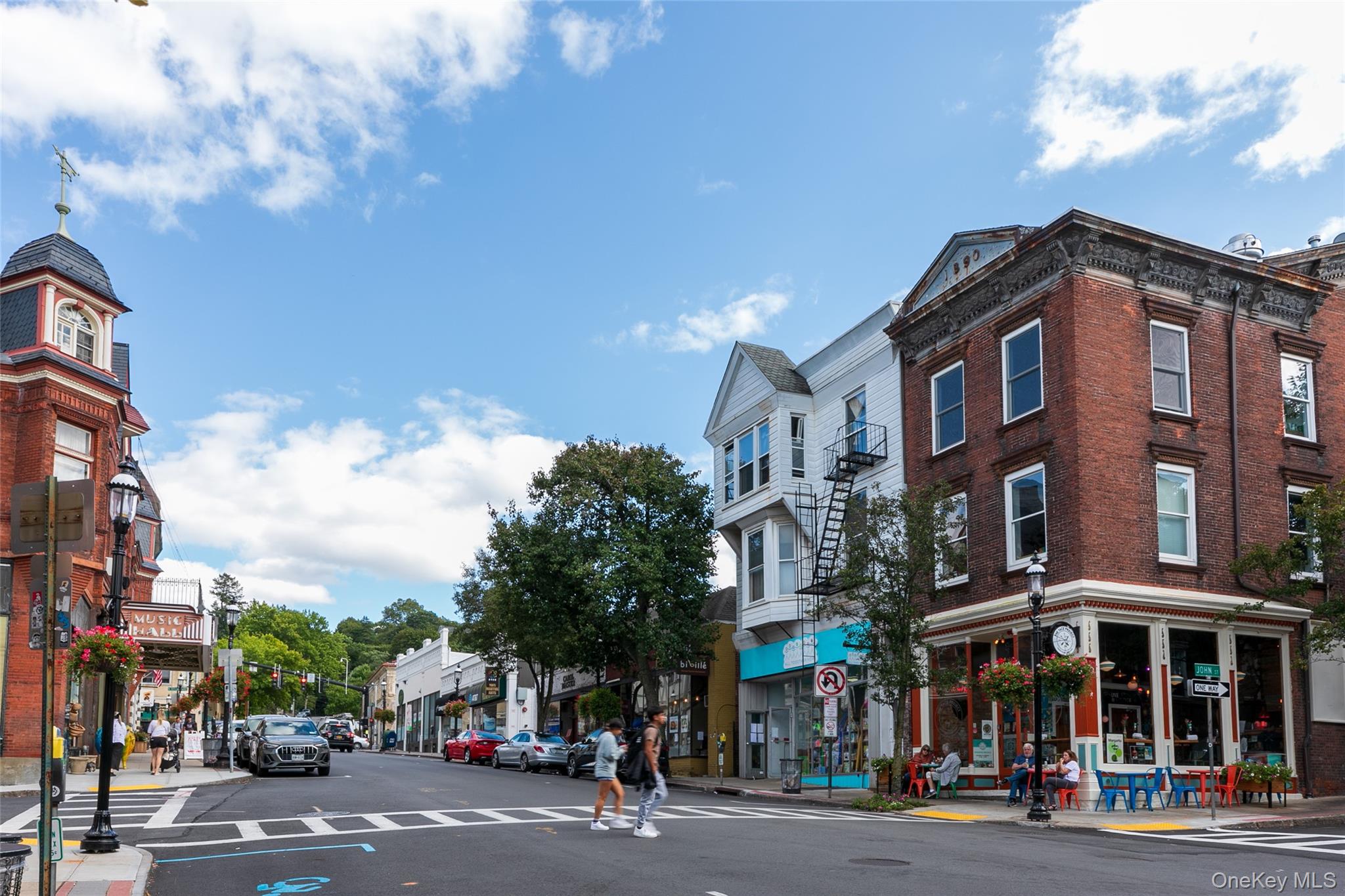 11 Elm Street Unit: 2nd Floor