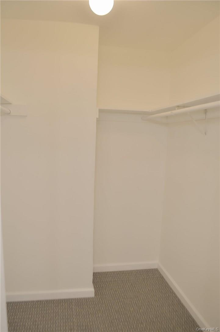 11 Elm Street Unit: 2nd Floor
