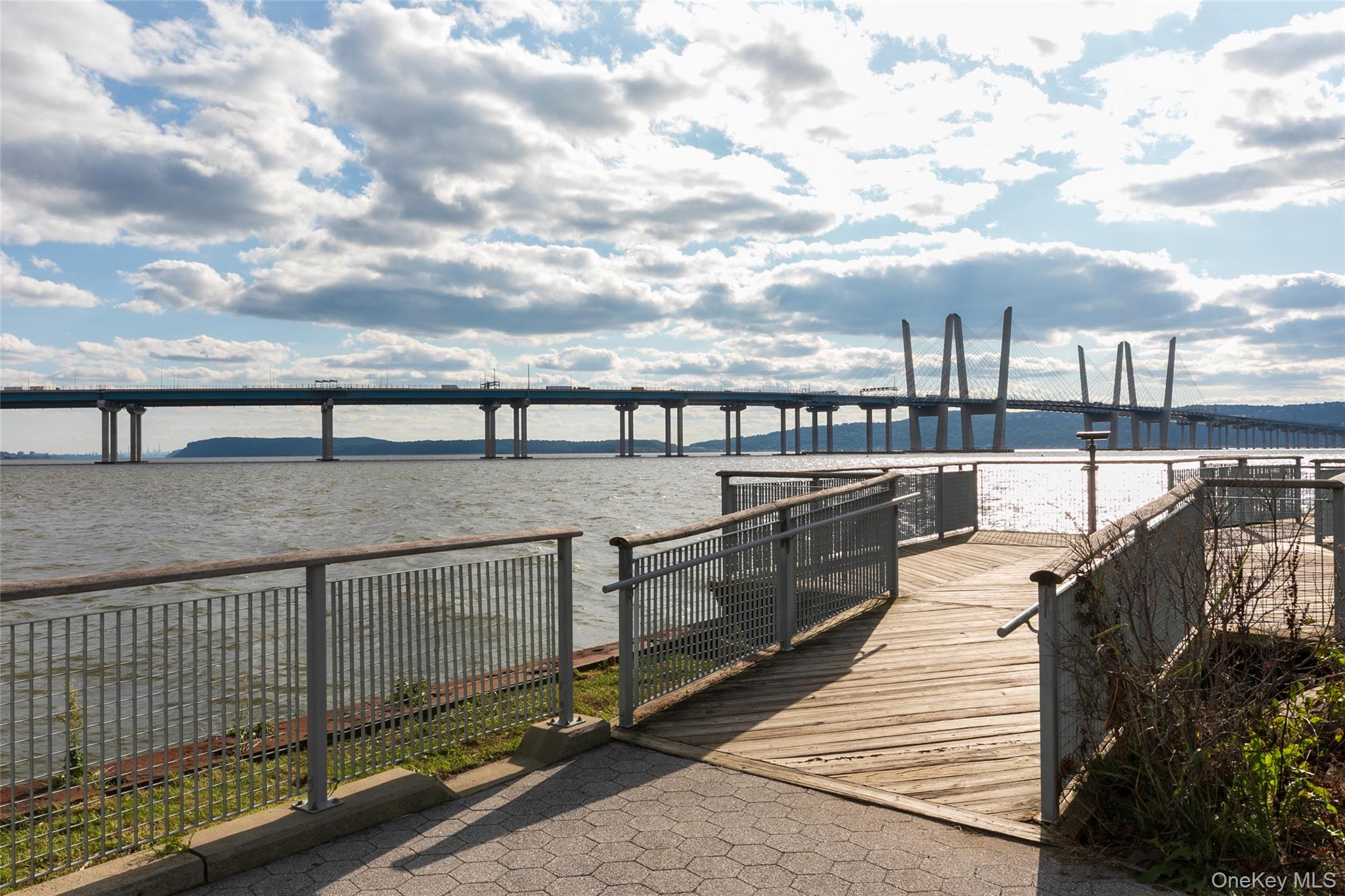 11 Elm Street Unit: 2nd Floor