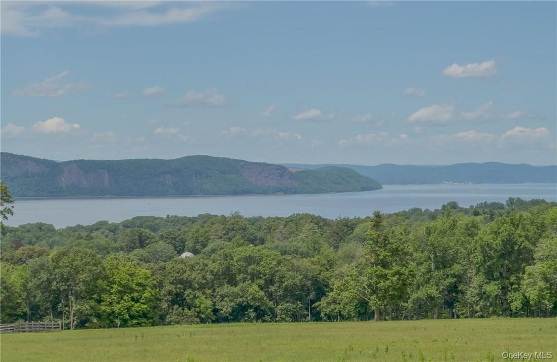 11 Elm Street Unit: 2nd Floor