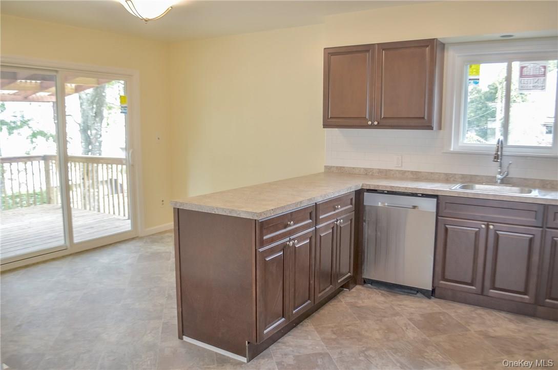 11 Elm Street Unit: 2nd Floor