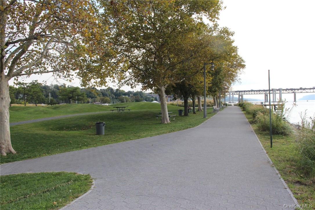 11 Elm Street Unit: 2nd Floor