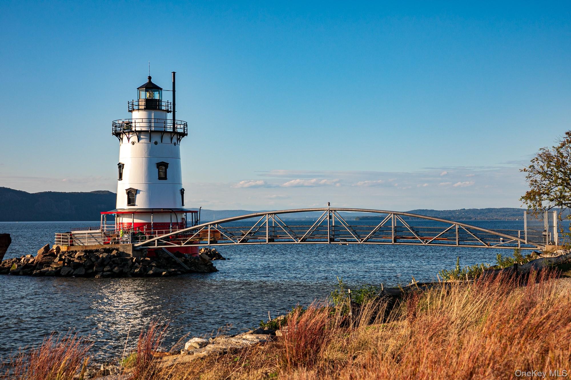 11 Elm Street Unit: 2nd Floor