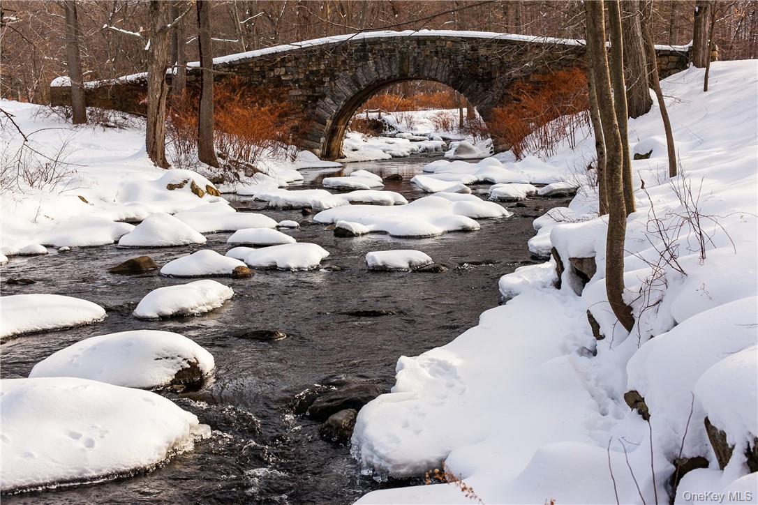 414 Benedict Avenue Unit: 1D