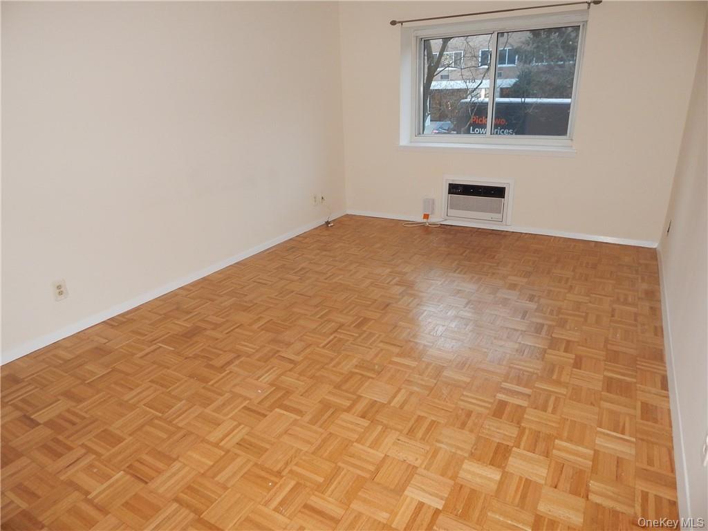 414 Benedict Avenue Unit: 1D