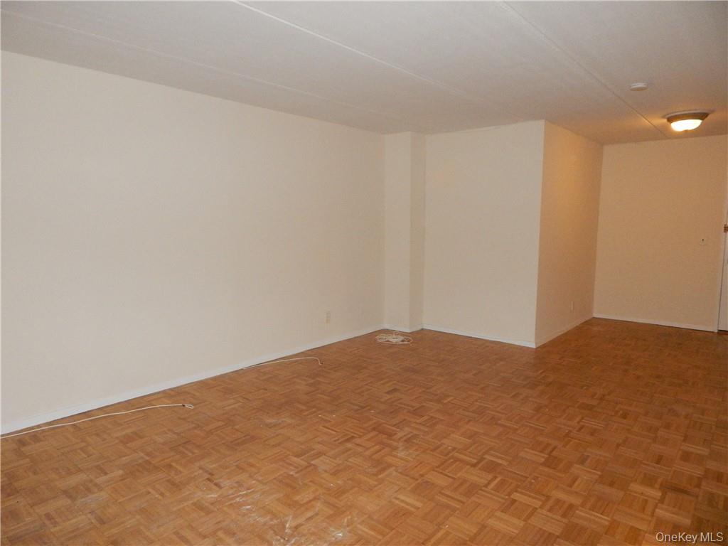 414 Benedict Avenue Unit: 1D