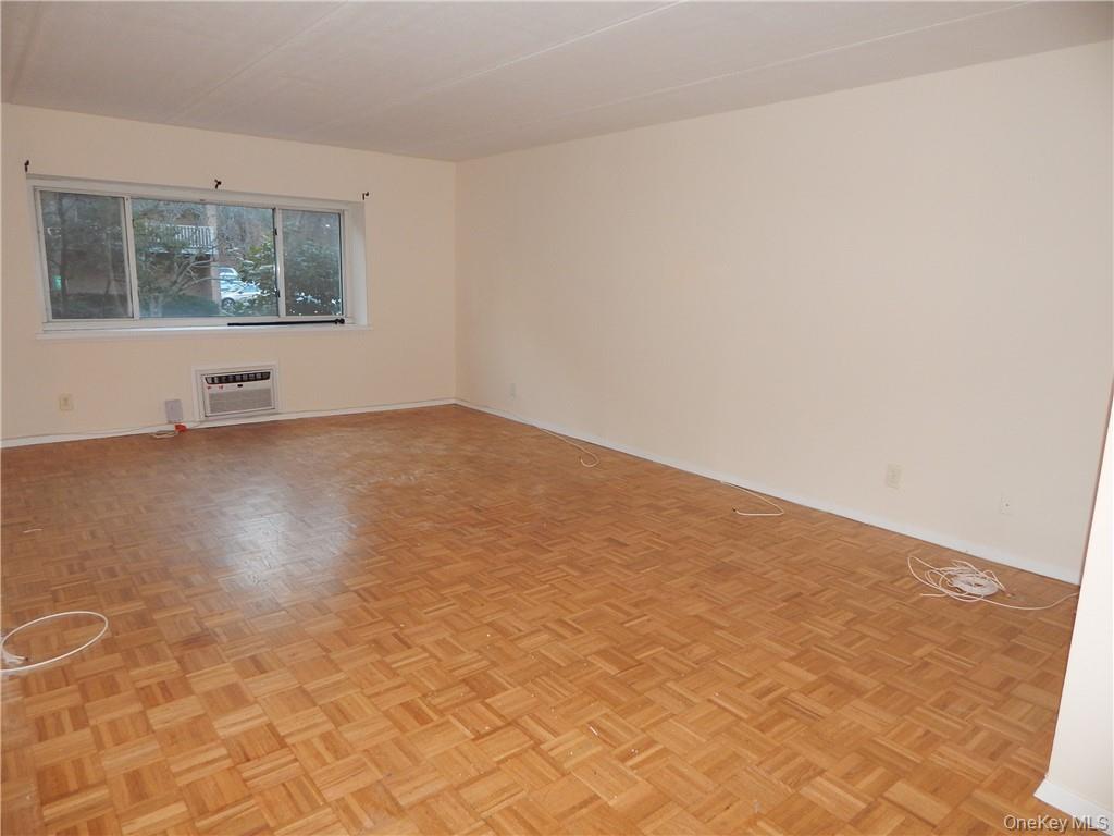 414 Benedict Avenue Unit: 1D