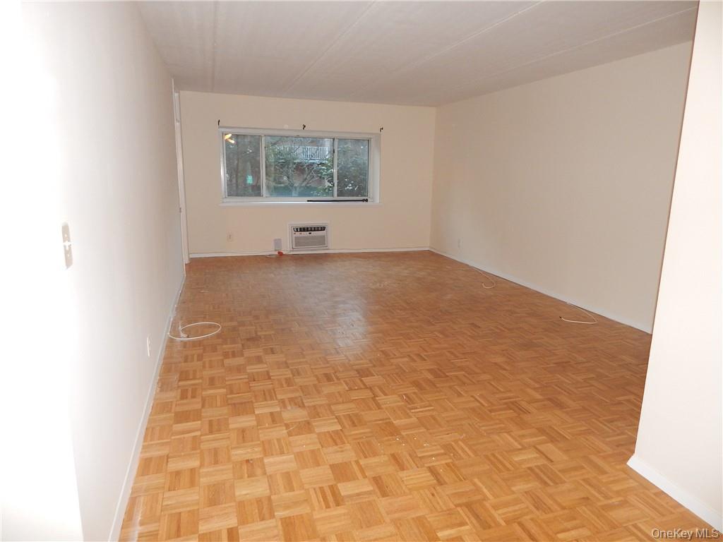 414 Benedict Avenue Unit: 1D