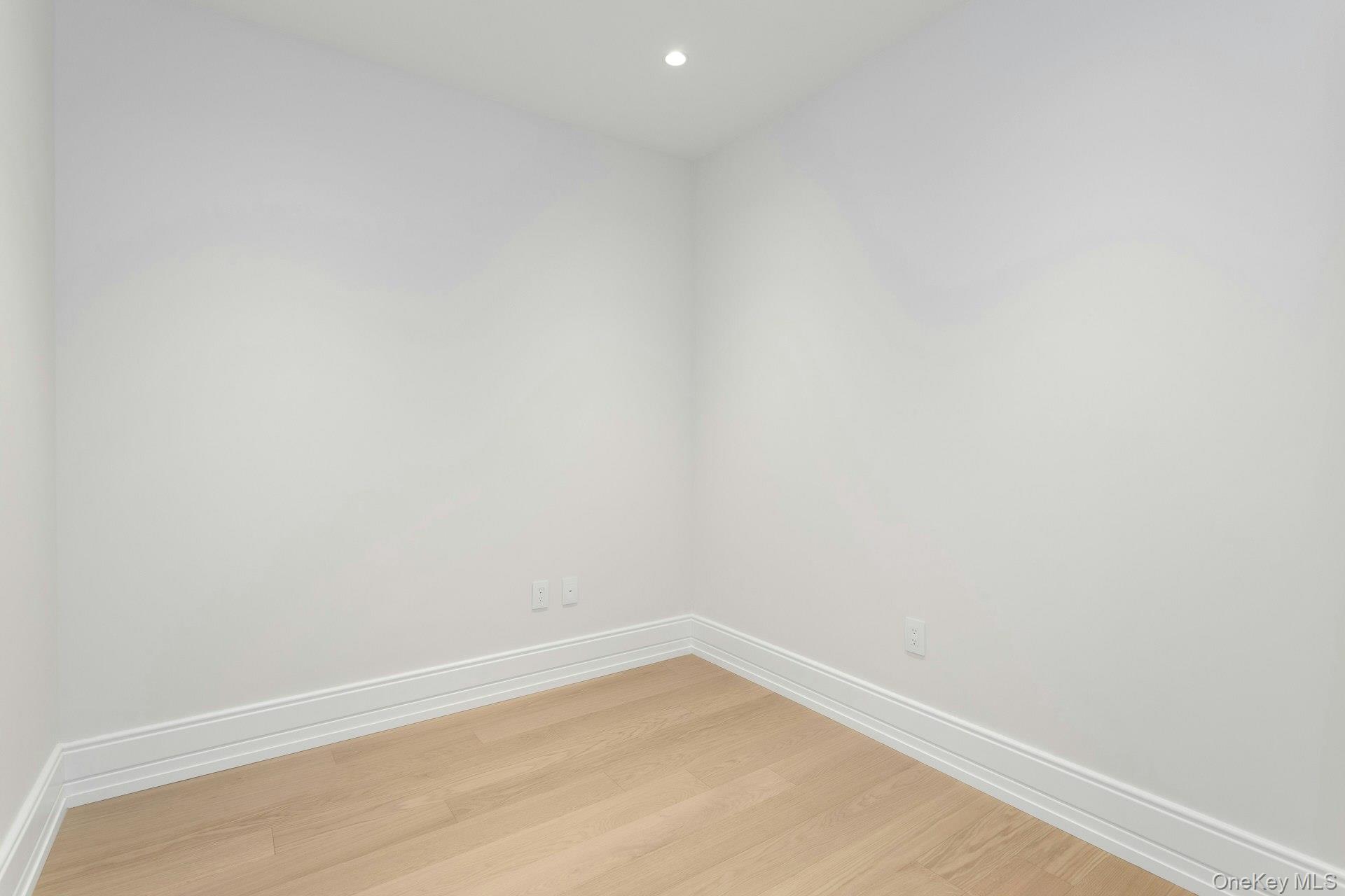 4 Lighthouse Landing Unit: 420