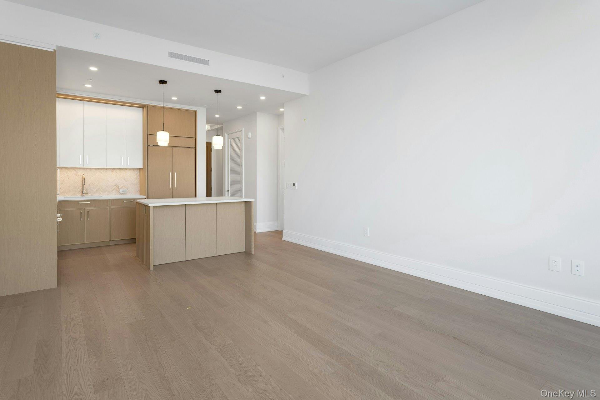 4 Lighthouse Landing Unit: 420