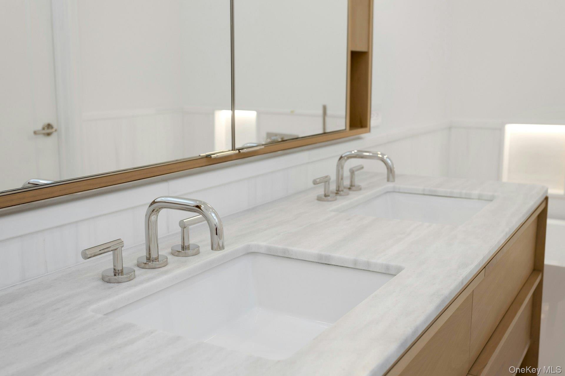 4 Lighthouse Landing Unit: 420