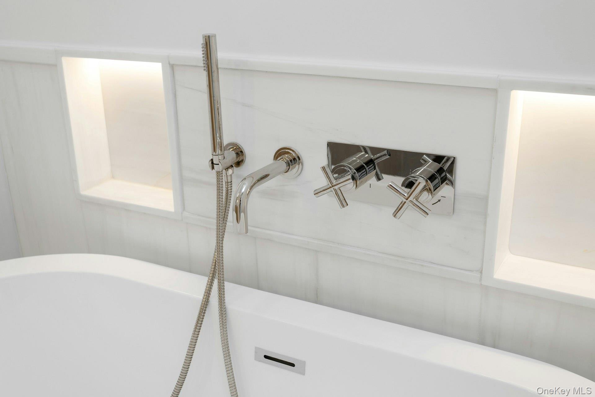 4 Lighthouse Landing Unit: 420