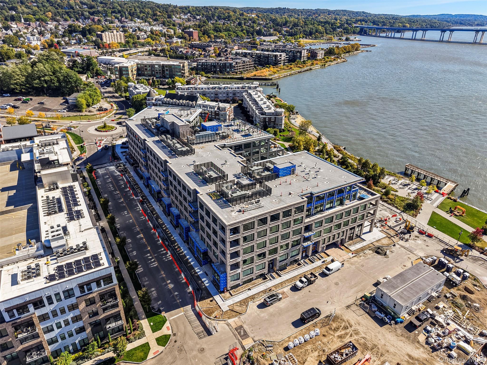 4 Lighthouse Landing Unit: 420